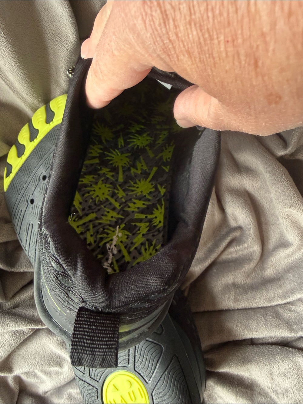 Men's Black Water Shoes with Lime Green Accents Maui Sons Size 12 - Picture 3 of 3